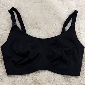 Momcozy Maternity Nursing Bra Seamless Black Bra. Medium Plus